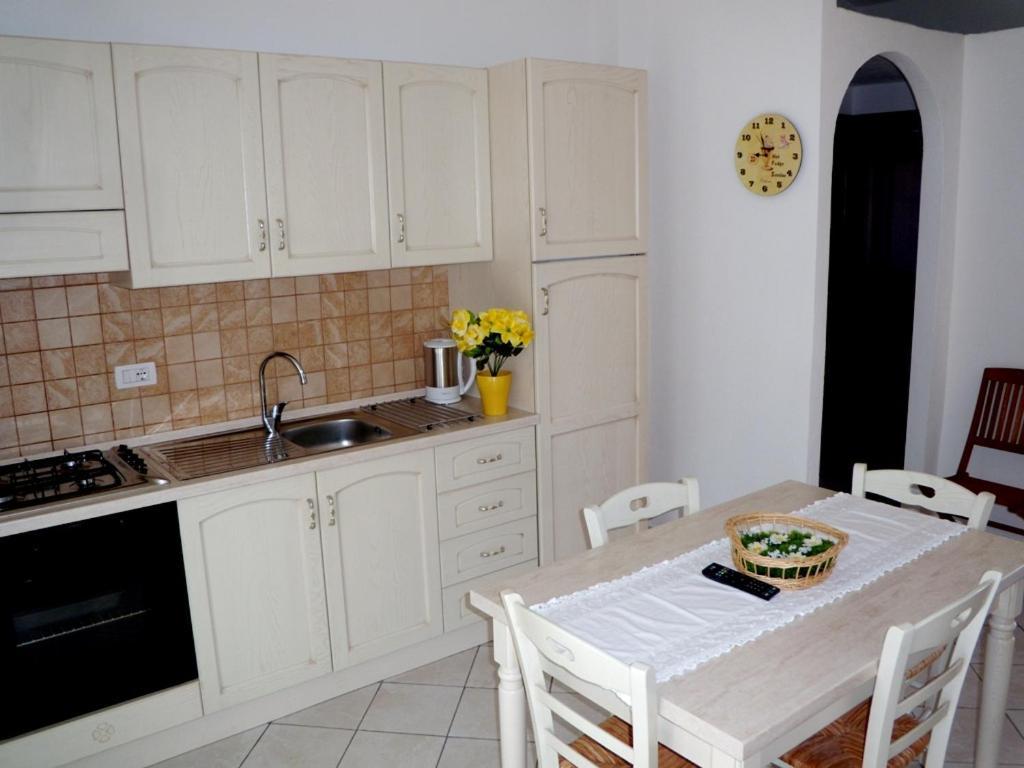 Casadelfaro Con Giardino A Pittulongu 600Metri Dalla Spiaggia Olbia Buitenkant foto